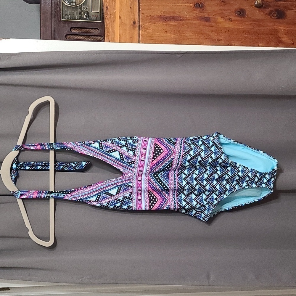 Liz Claiborne Women's Swimsuit One Piece Halter Removable Pads Size 8‎ EUC